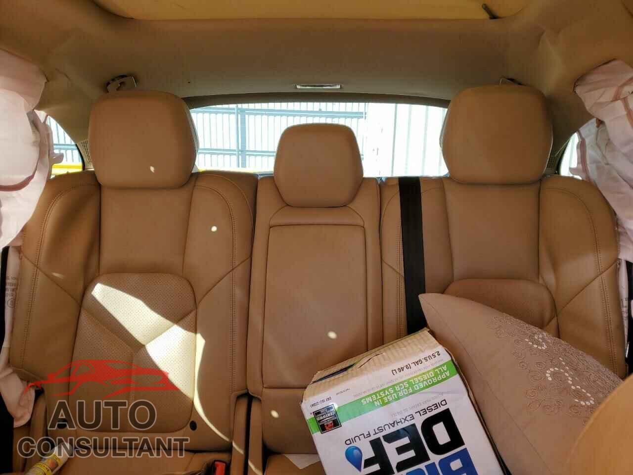 PORSCHE CAYENNE 2015 - WP1AF2A23FLA33708