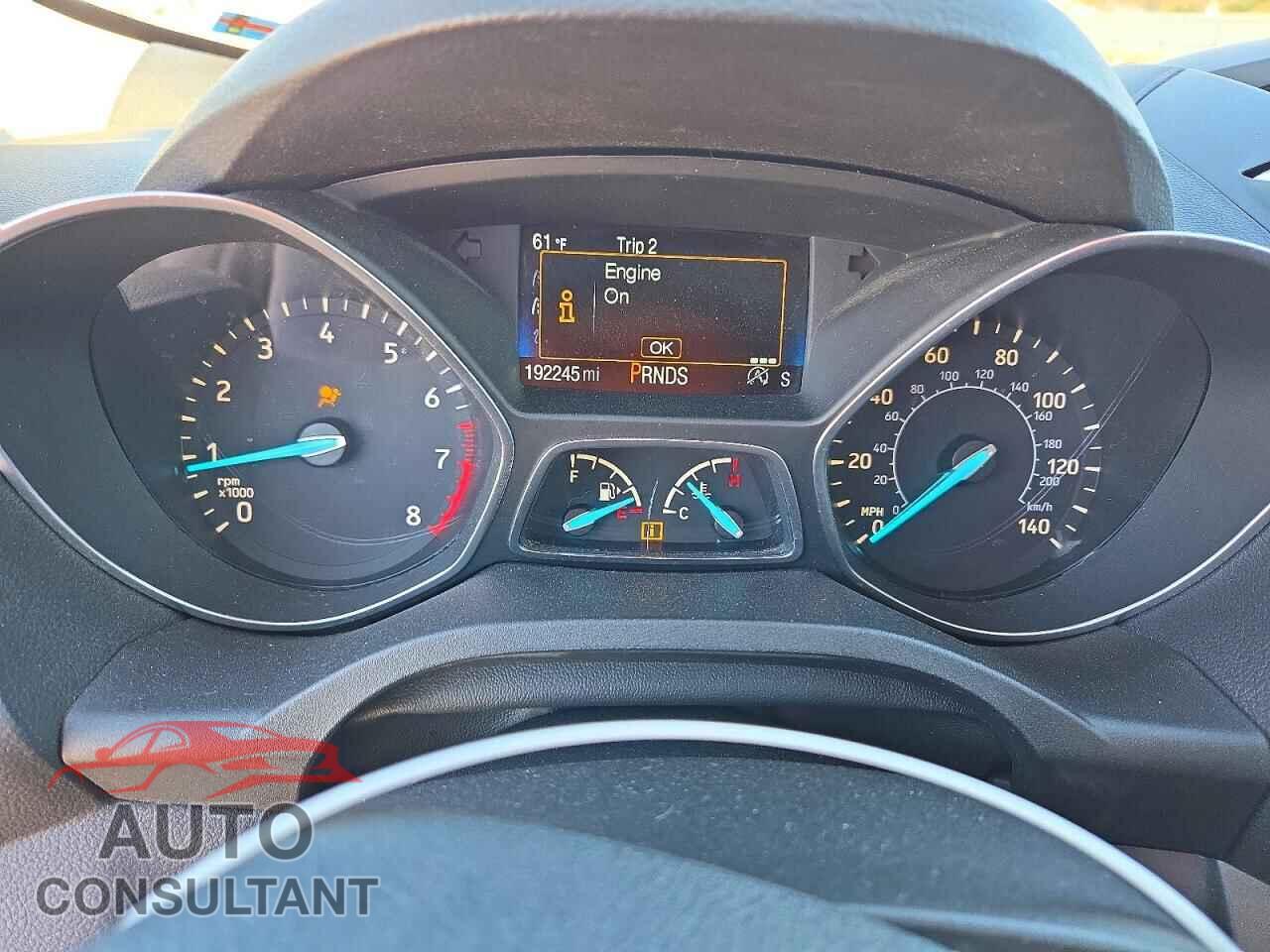 FORD ESCAPE 2017 - 1FMCU0GD4HUB95806