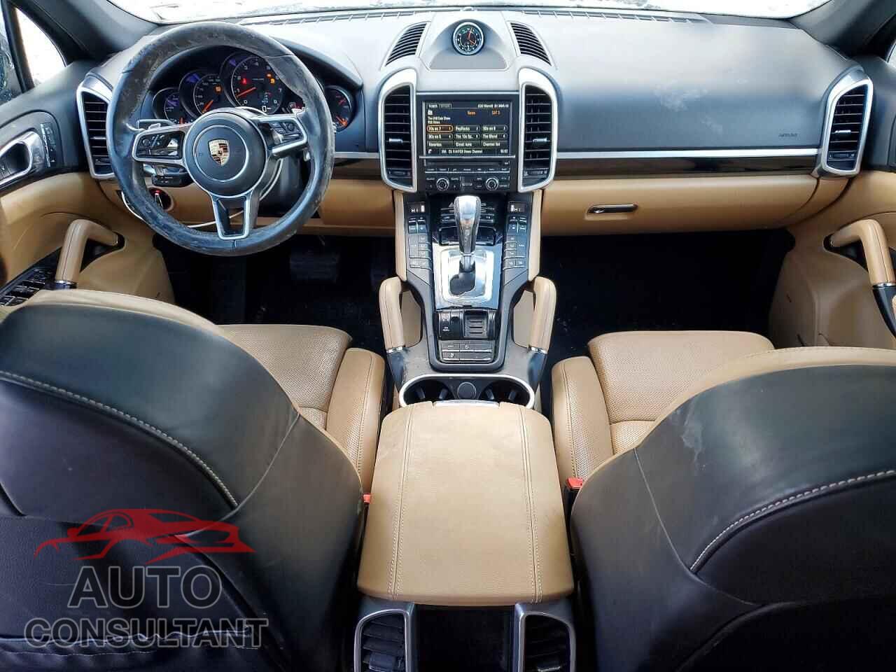 PORSCHE CAYENNE 2016 - WP1AA2A25GKA09903