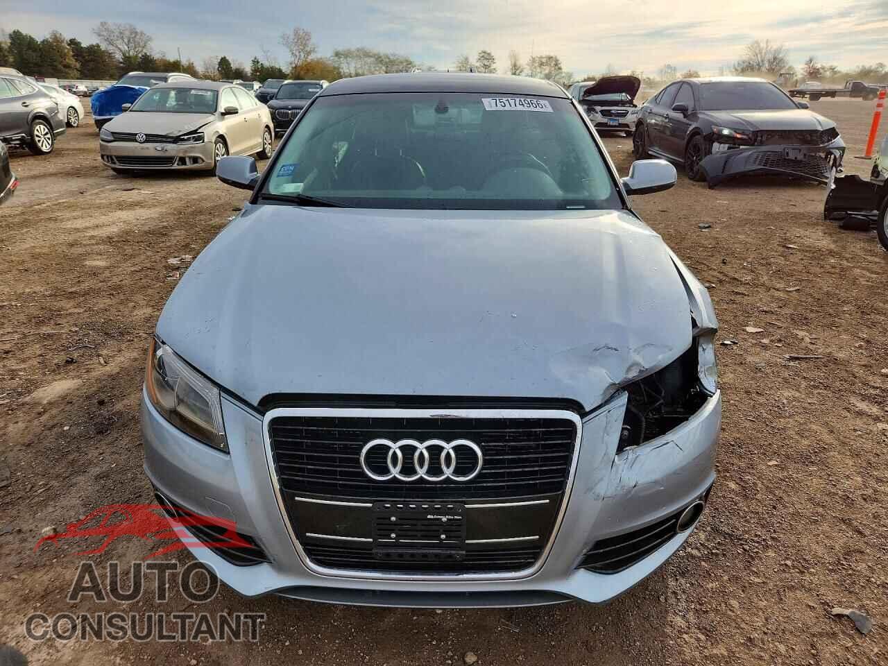 AUDI A3 2013 - WAUKJAFM5DA018657