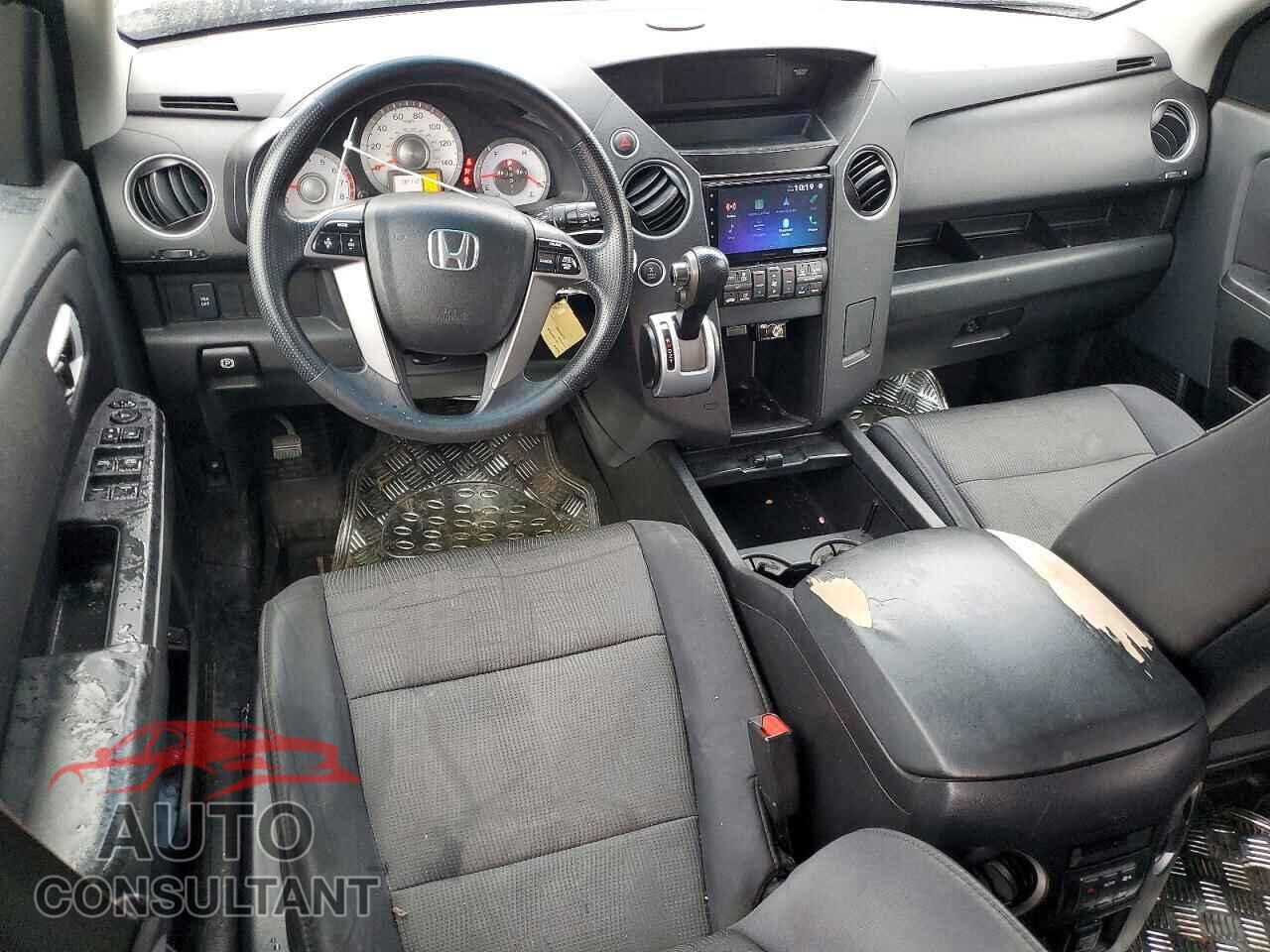 HONDA PILOT 2011 - 5FNYF4H40BB055889