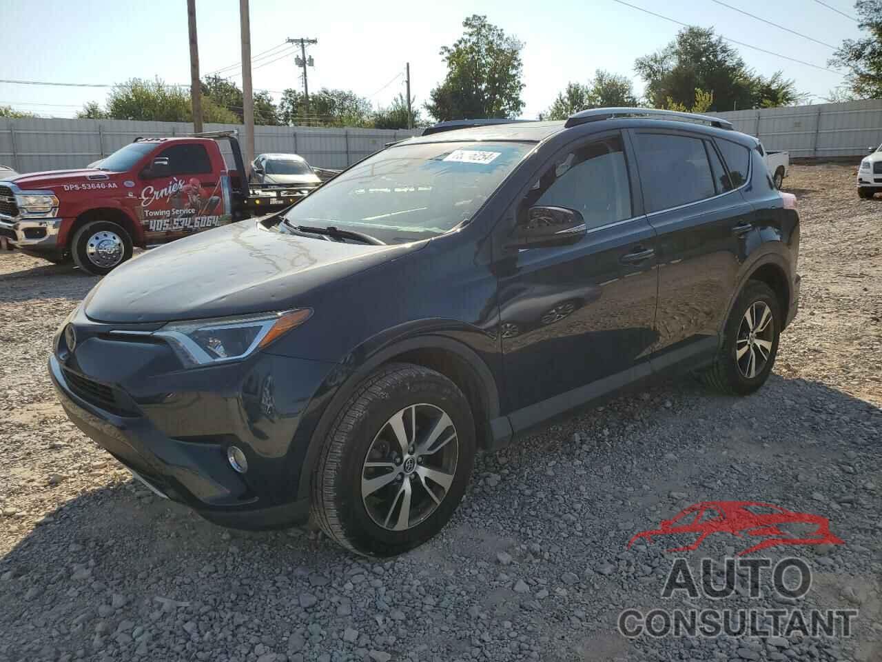 TOYOTA RAV4 2017 - JTMRFREV8HD207903