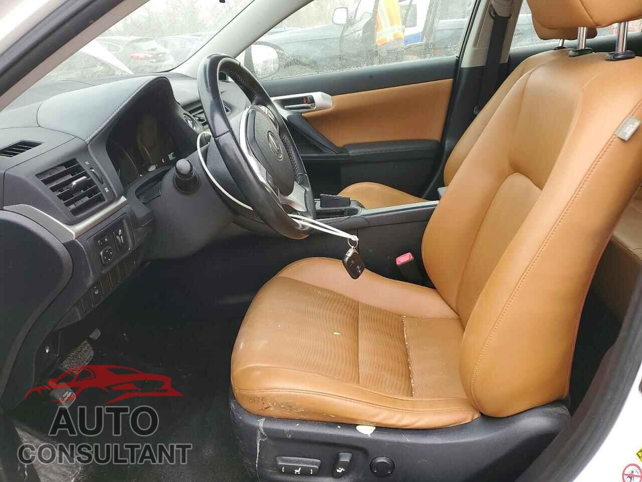 LEXUS CT 200 2011 - JTHKD5BH9B2032156