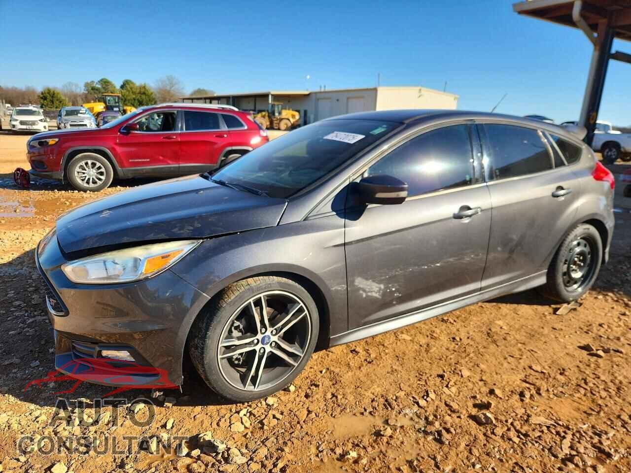 FORD FOCUS 2015 - 1FADP3L94FL324736