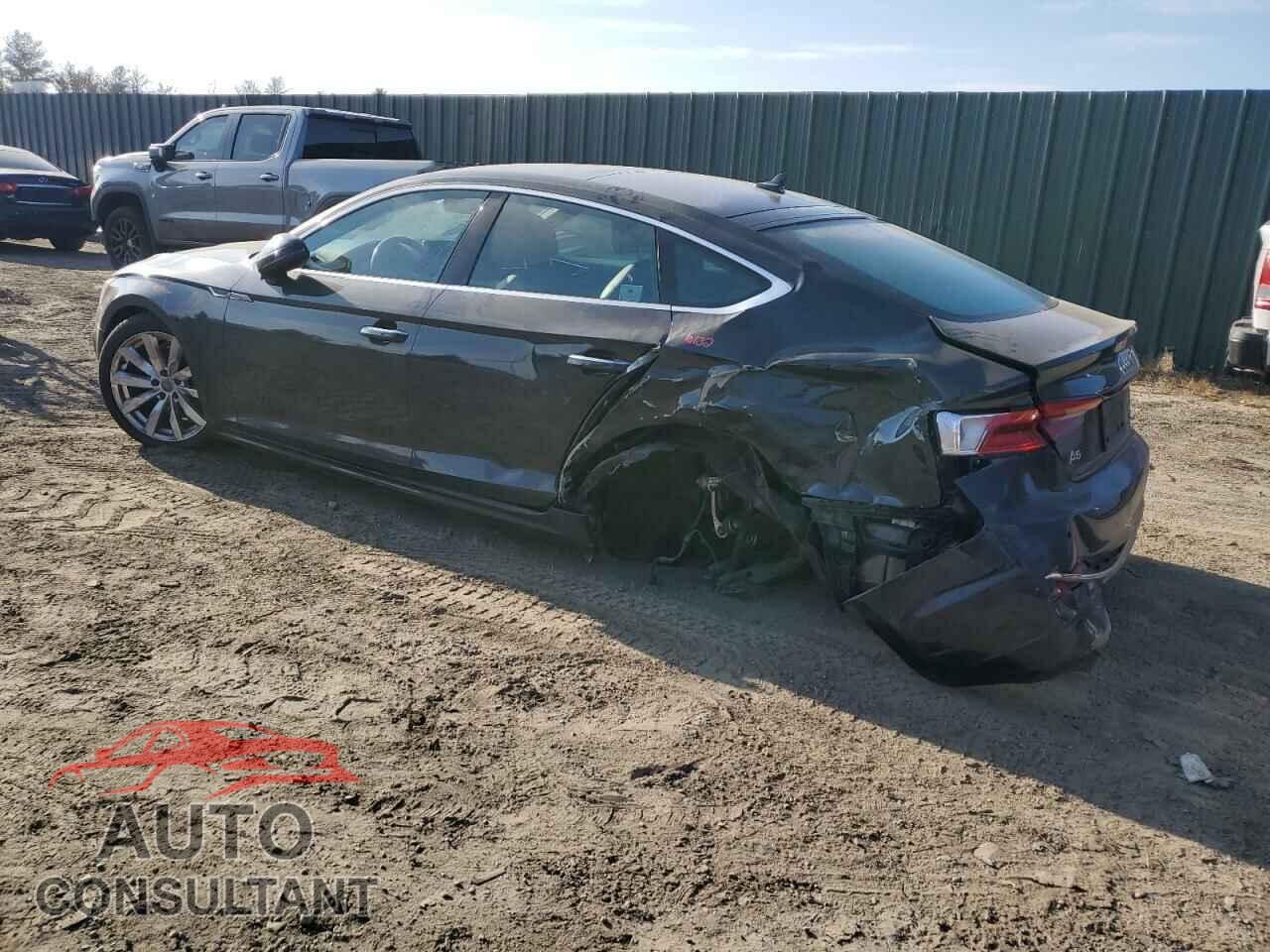 AUDI A5 2018 - WAUBNDF53JA007683