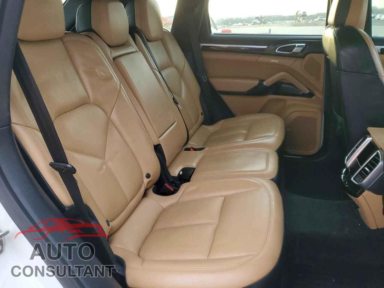 PORSCHE CAYENNE 2016 - WP1AB2A23GLA94375