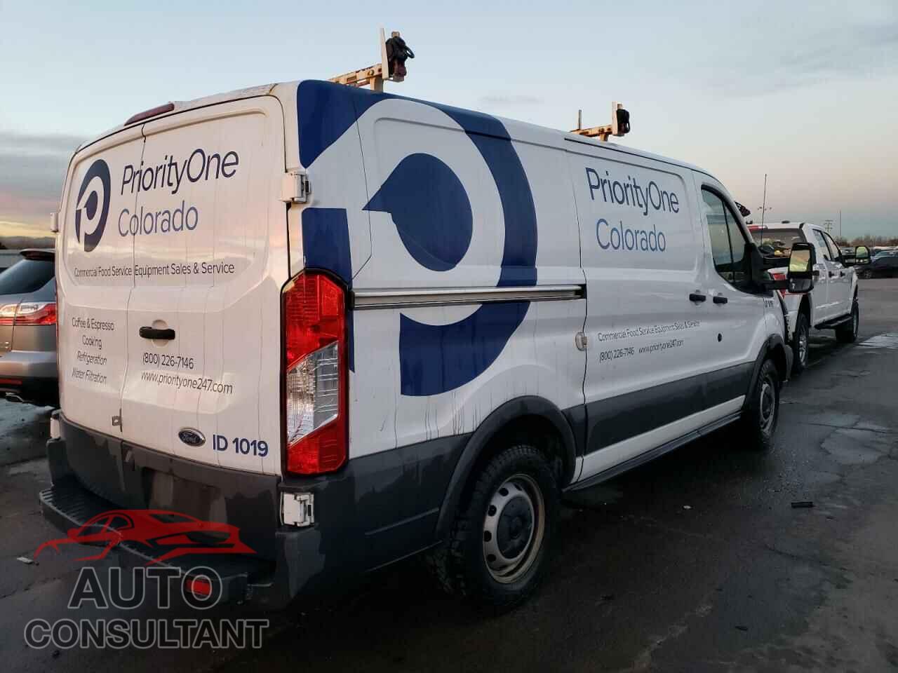 FORD TRANSIT 2018 - 1FTYE1YM0JKB50696