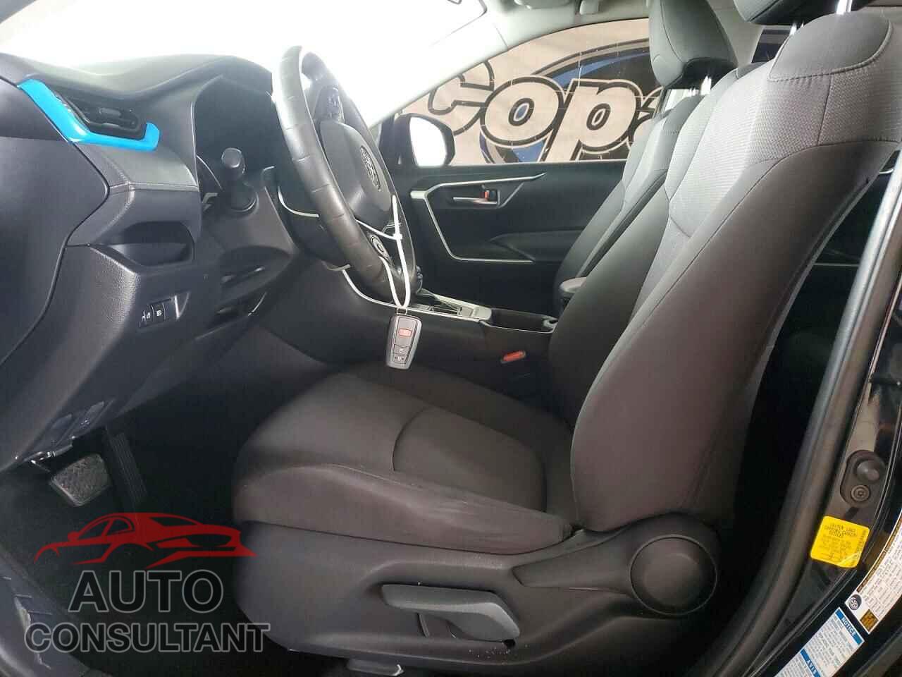 TOYOTA RAV4 2019 - JTMP1RFV8KD044987