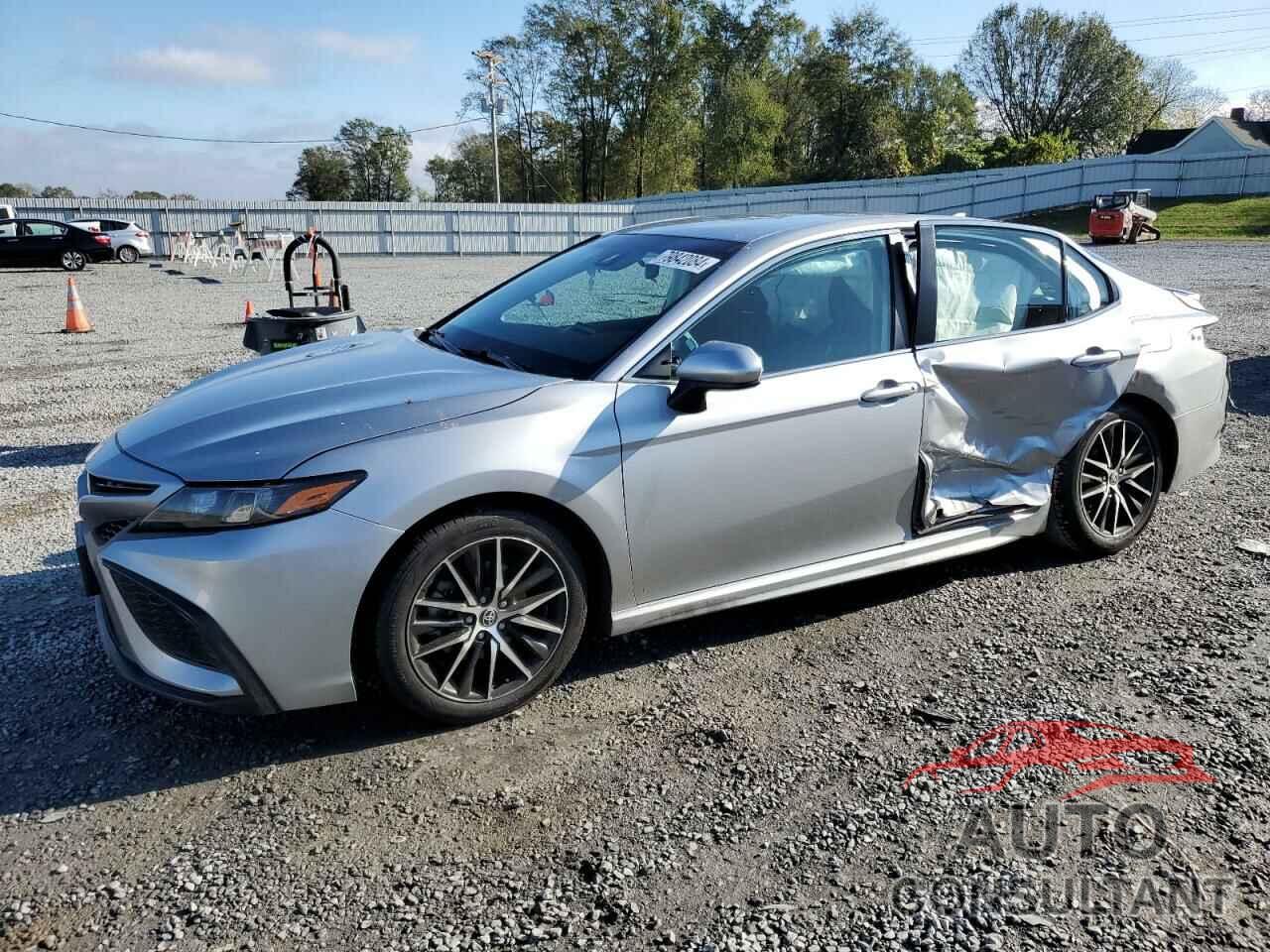 TOYOTA CAMRY 2021 - 4T1G11AK5MU579868