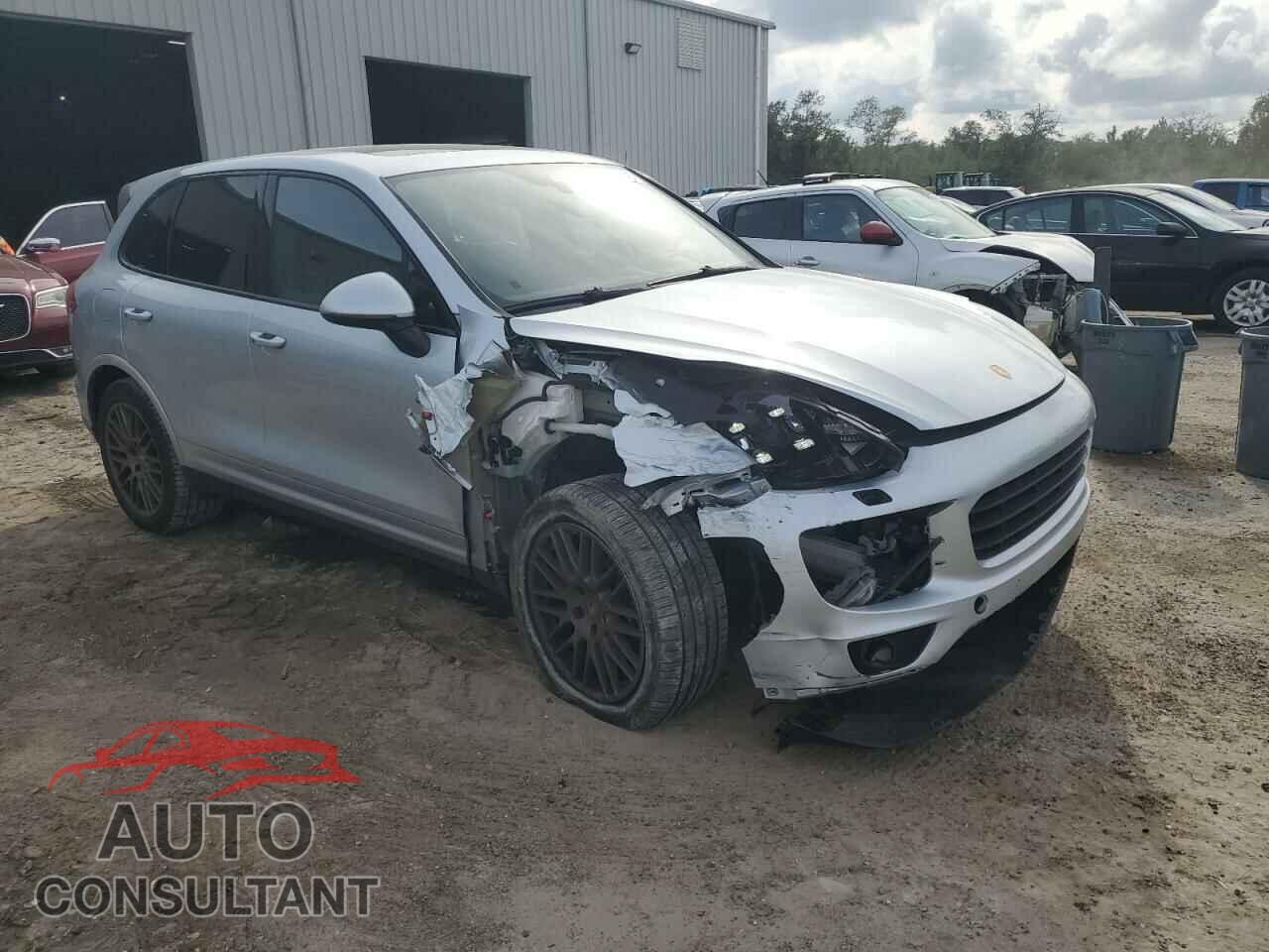 PORSCHE CAYENNE 2017 - WP1AA2A24HKA81905