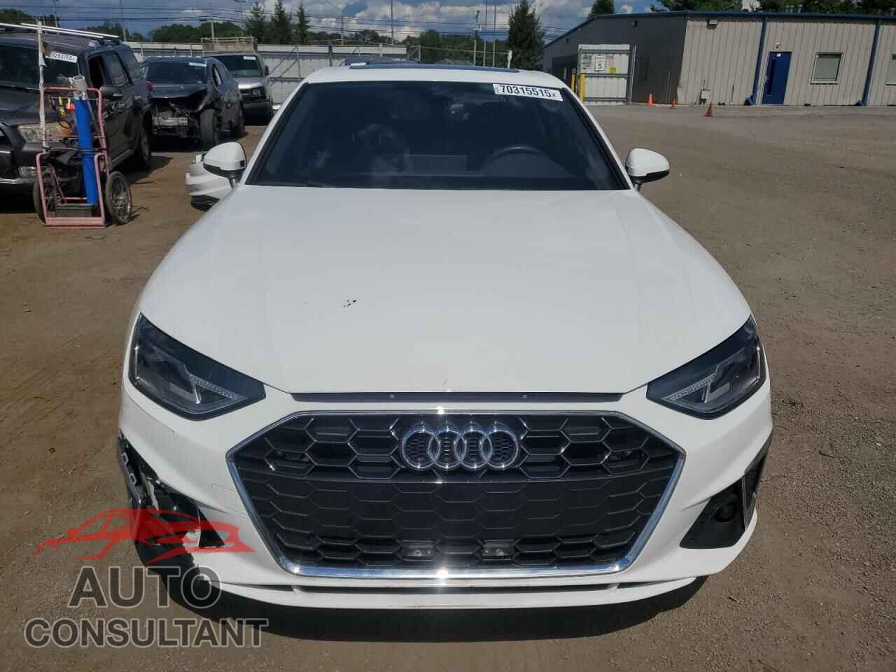 AUDI A4 2021 - WAUDAAF44MN005996