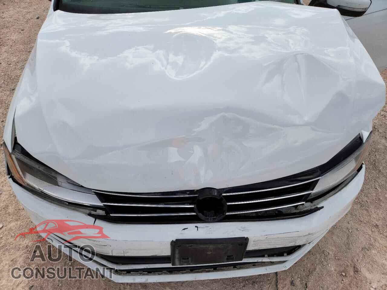 VOLKSWAGEN JETTA 2017 - 3VWDB7AJ8HM408330