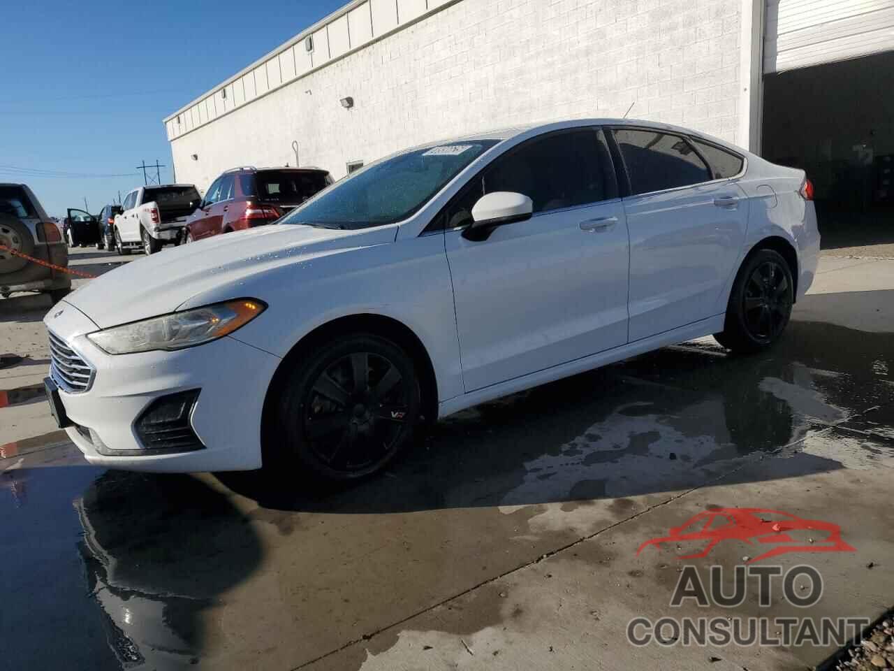 FORD FUSION 2019 - 3FA6P0G70KR104294