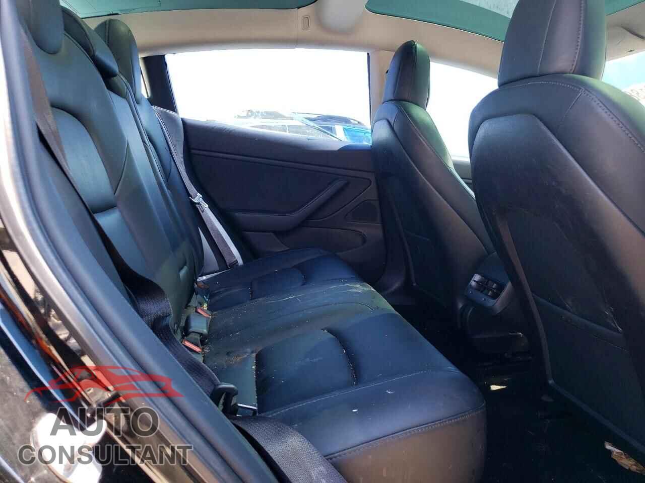 TESLA MODEL 3 2019 - 5YJ3E1EA4KF482899