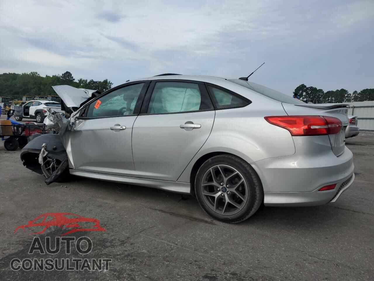 FORD FOCUS 2015 - 1FADP3F23FL226425