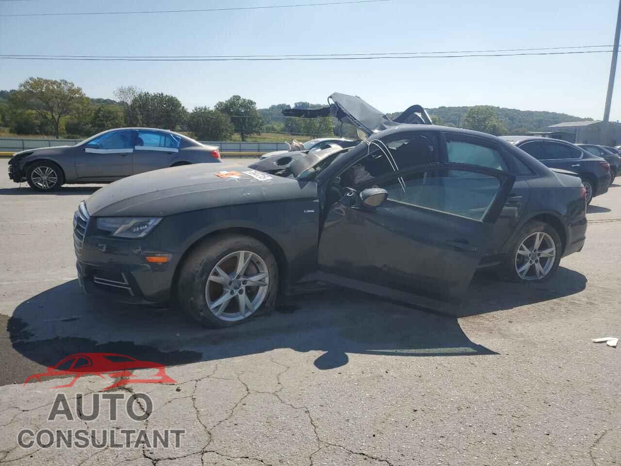 AUDI A4 2018 - WAUDNAF45JN017428