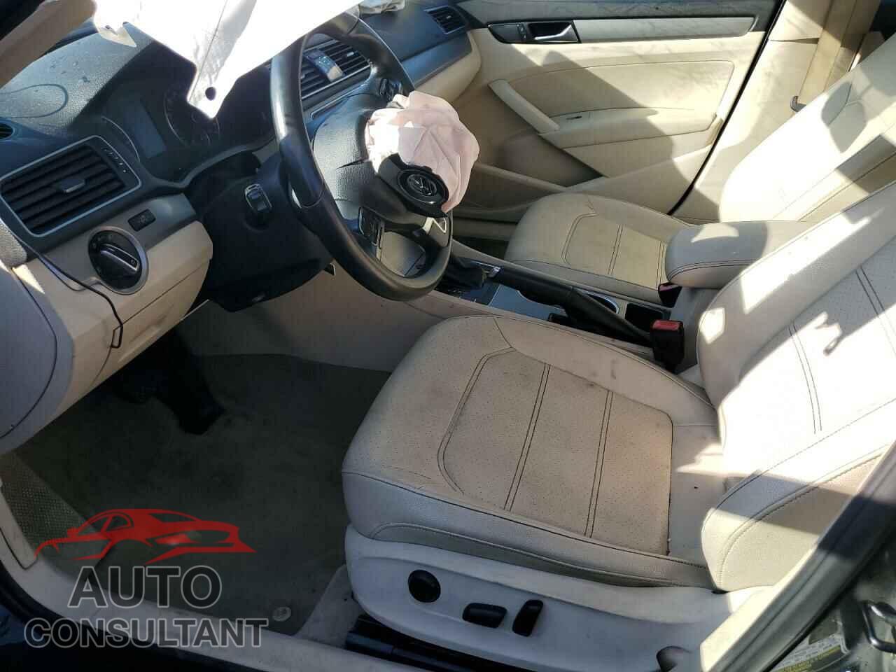 VOLKSWAGEN PASSAT 2014 - 1VWBN7A30EC001910