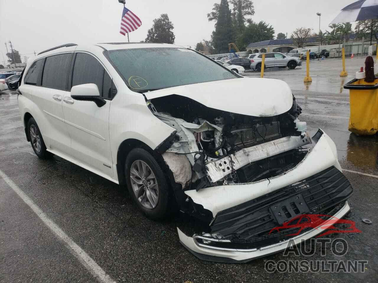 TOYOTA SIENNA 2021 - 5TDYRKEC4MS010508