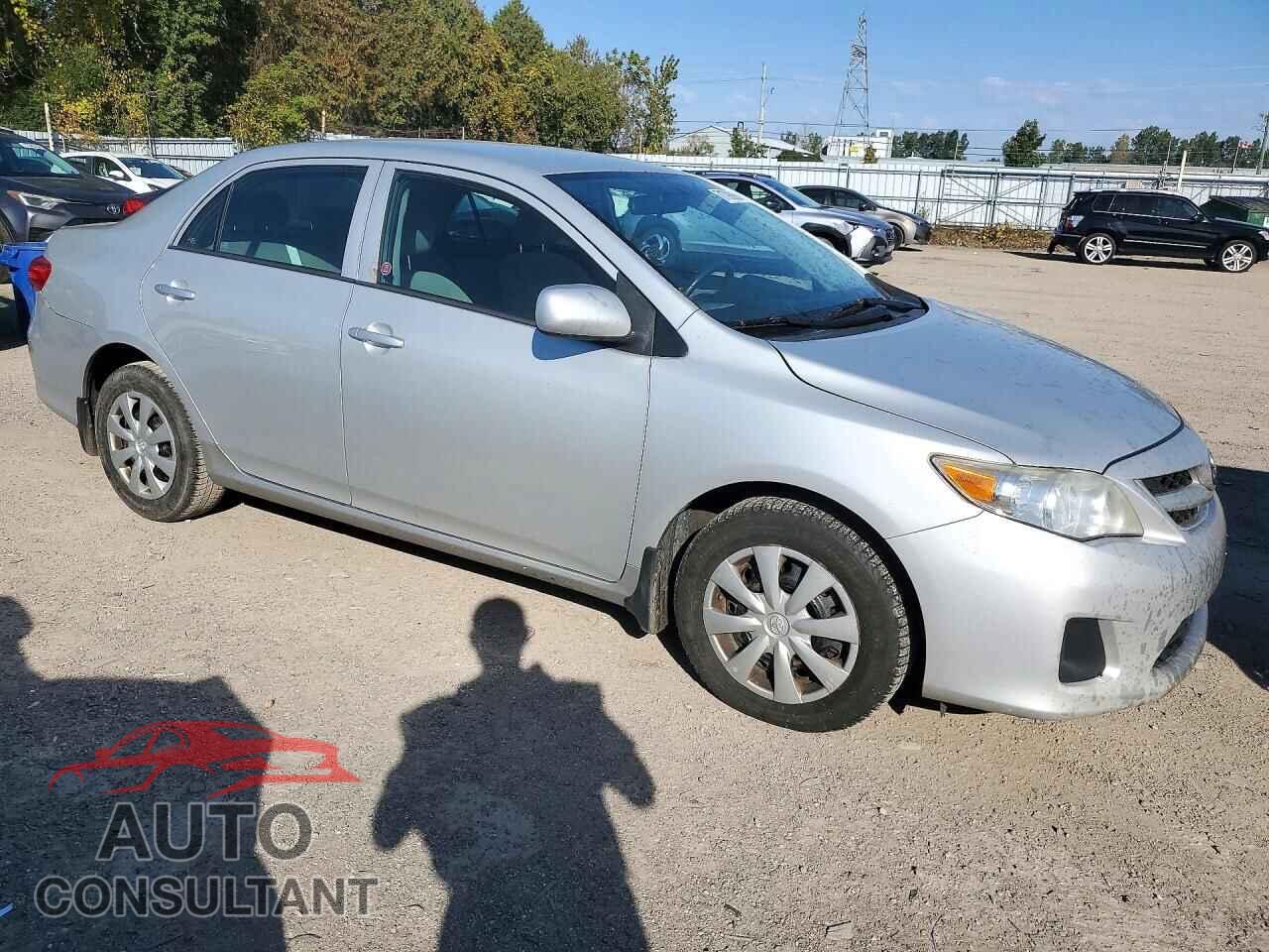 TOYOTA COROLLA 2013 - 2T1BU4EEXDC048707