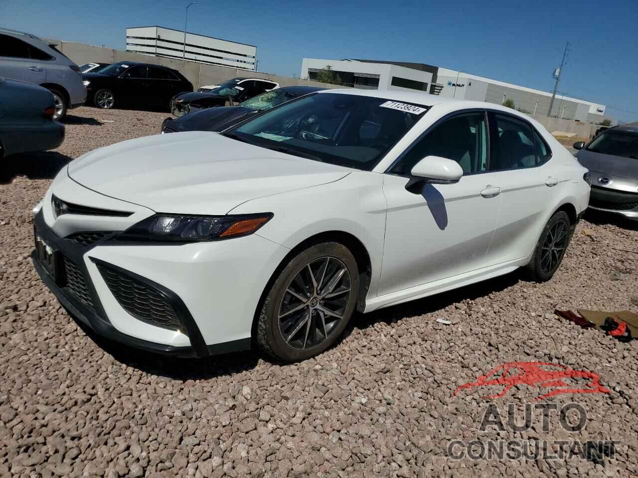 TOYOTA CAMRY 2022 - 4T1G11AK0NU669558