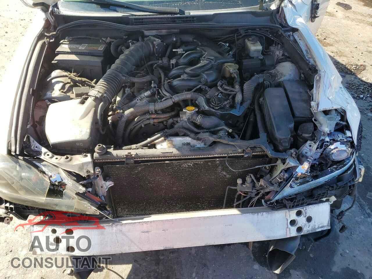 LEXUS IS 2012 - JTHCF5C26C5053281