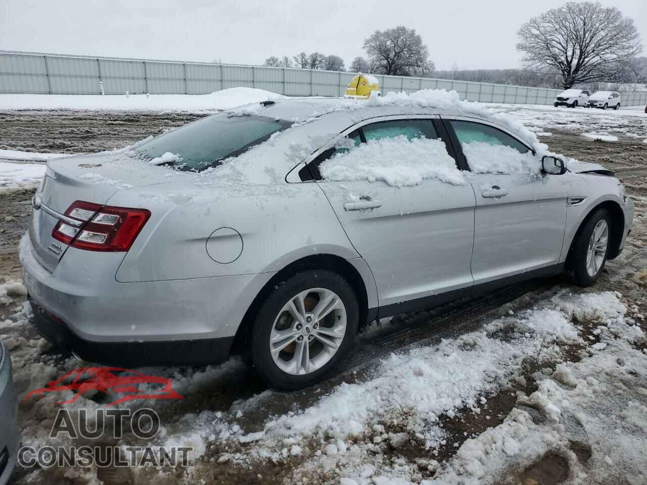 FORD TAURUS 2018 - 1FAHP2E87JG123494