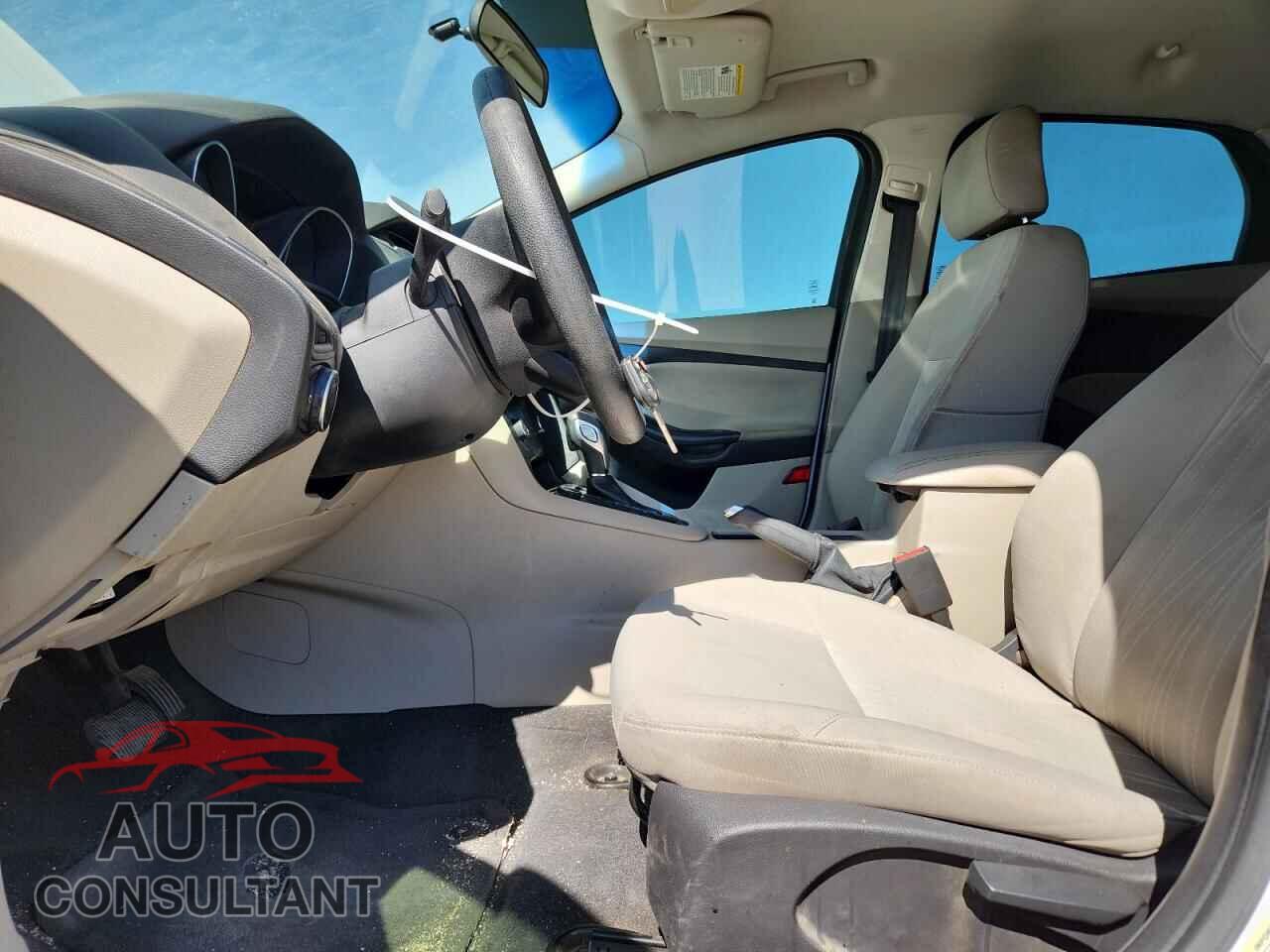 FORD FOCUS 2015 - 1FADP3K21FL329316