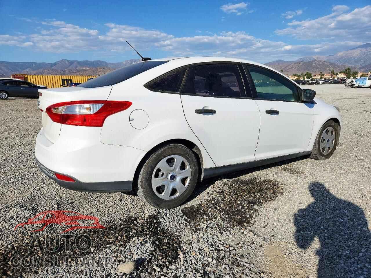 FORD FOCUS 2013 - 1FADP3E23DL164104