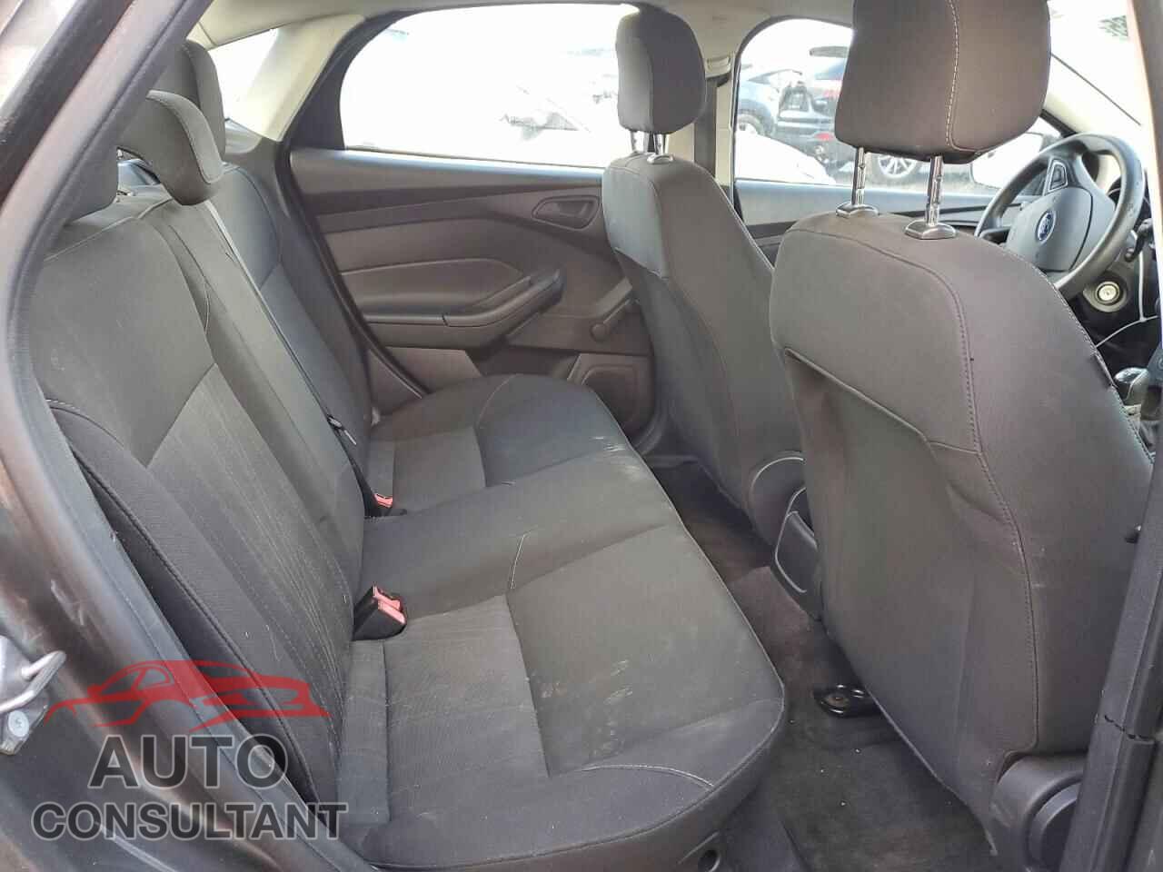 FORD FOCUS 2015 - 1FADP3E26FL253586