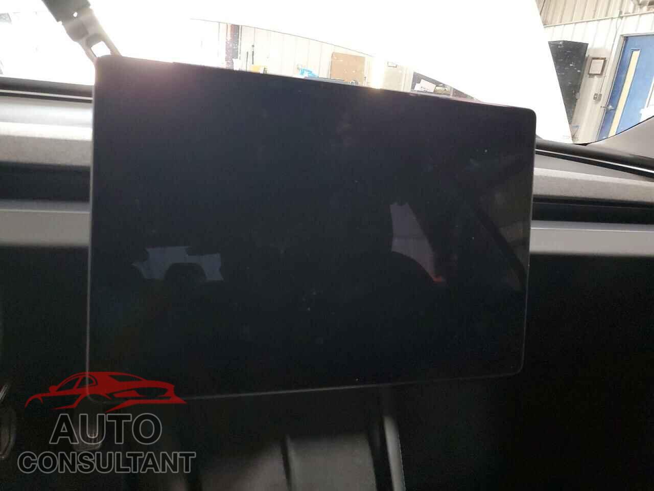 TESLA MODEL 3 2024 - 5YJ3E1EB7RF823165