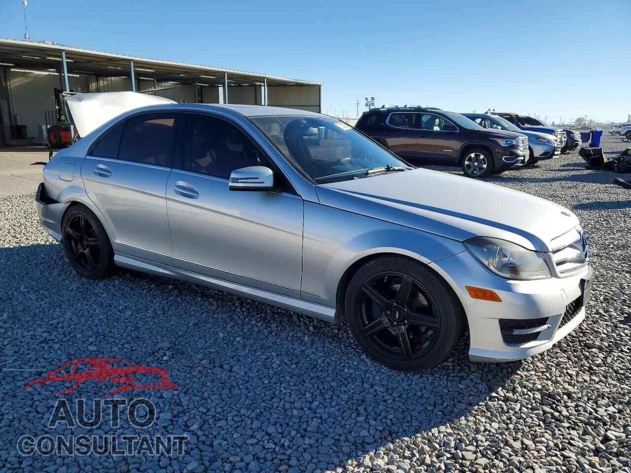 MERCEDES-BENZ C-CLASS 2012 - WDDGF8BB2CR193865