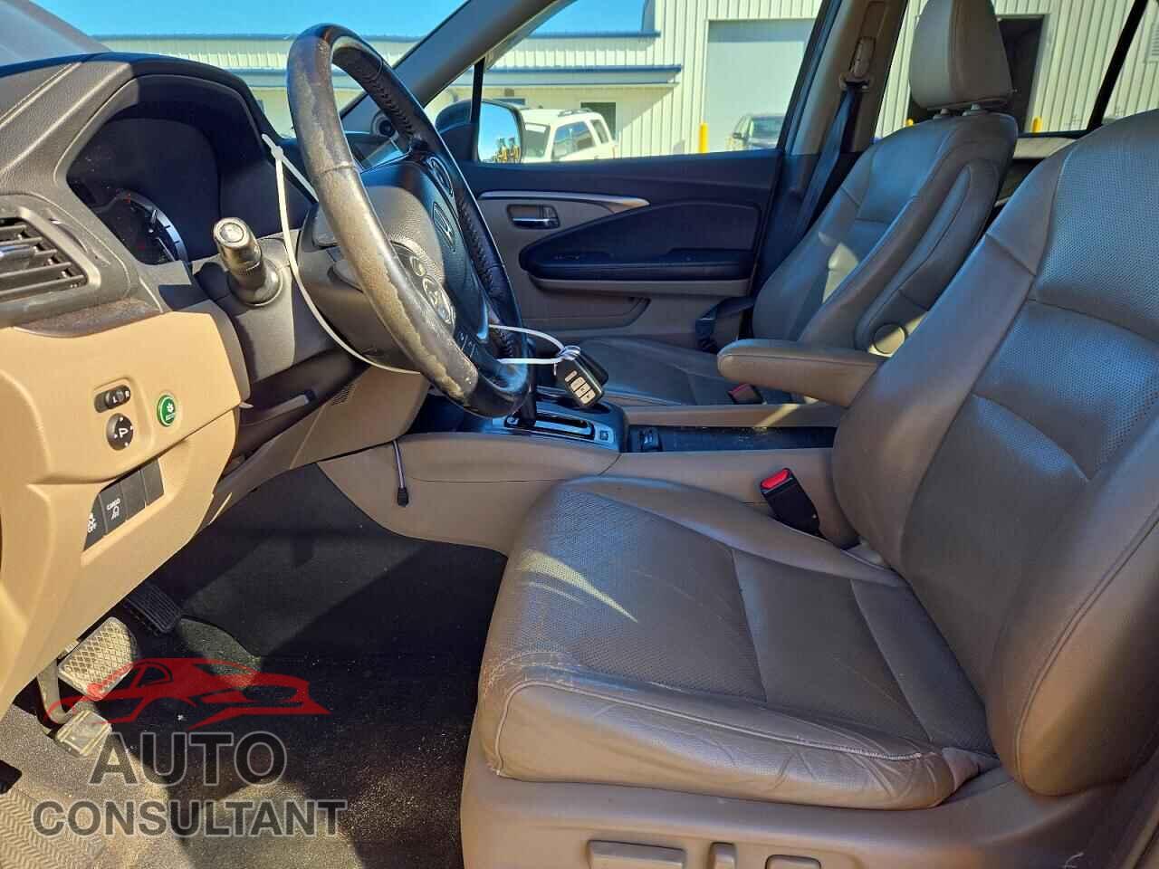 HONDA RIDGELINE 2017 - 5FPYK2F62HB001143