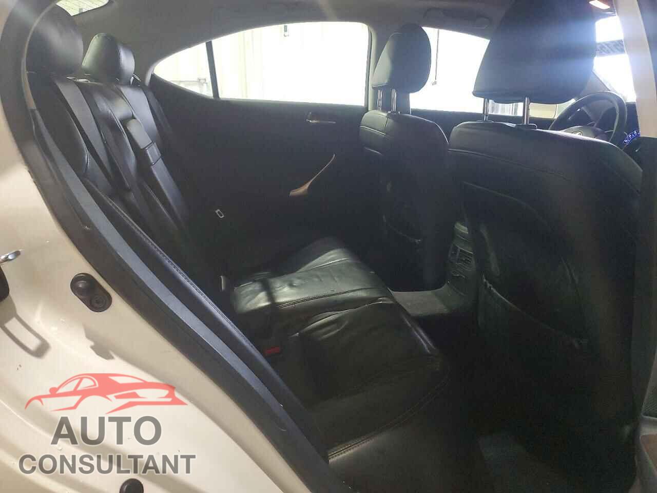 LEXUS IS 2012 - JTHCF5C29C5057003