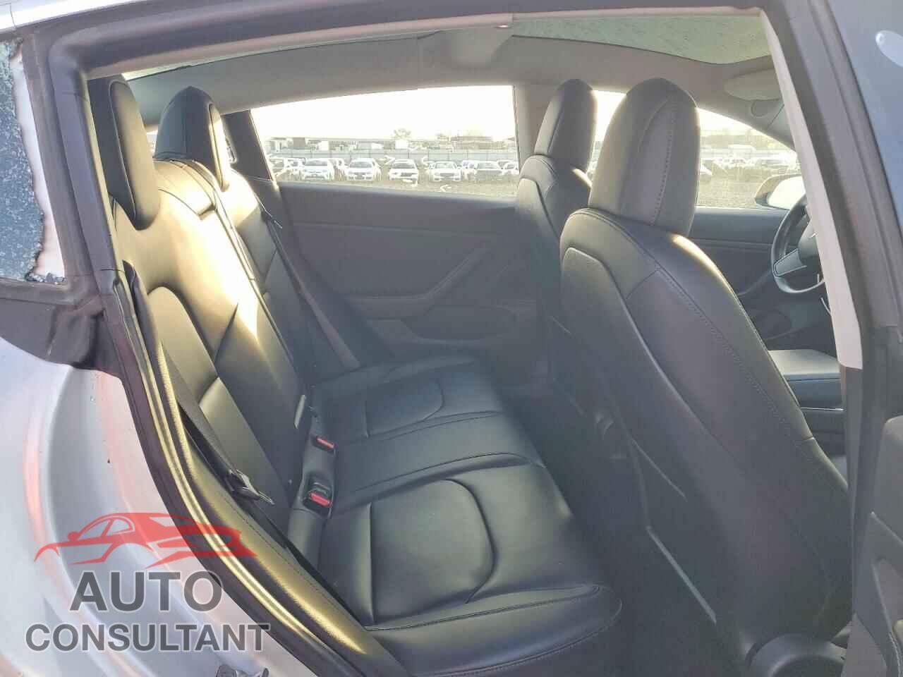 TESLA MODEL 3 2018 - 5YJ3E1EA2JF015270