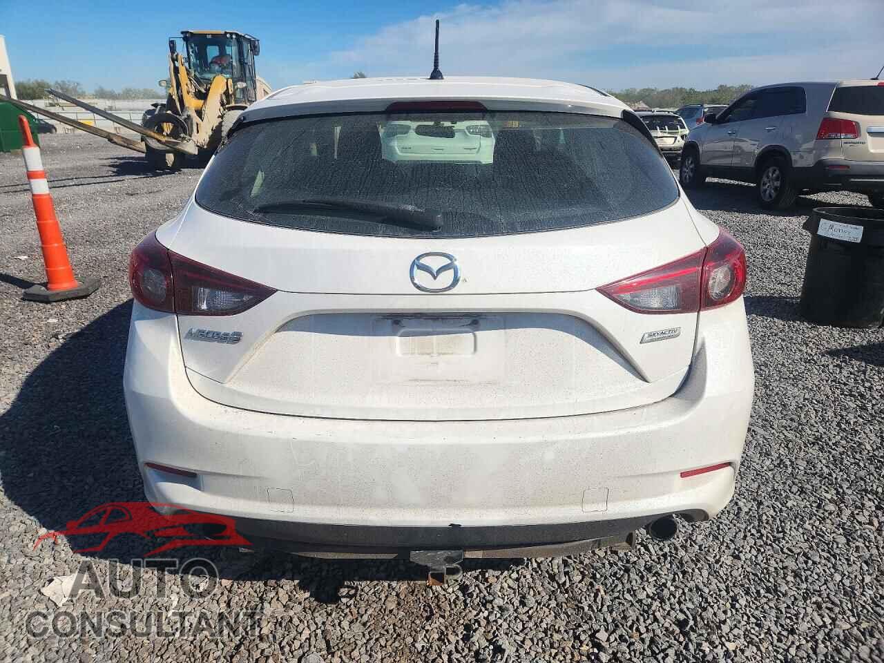 MAZDA 3 2017 - 3MZBN1K72HM111908
