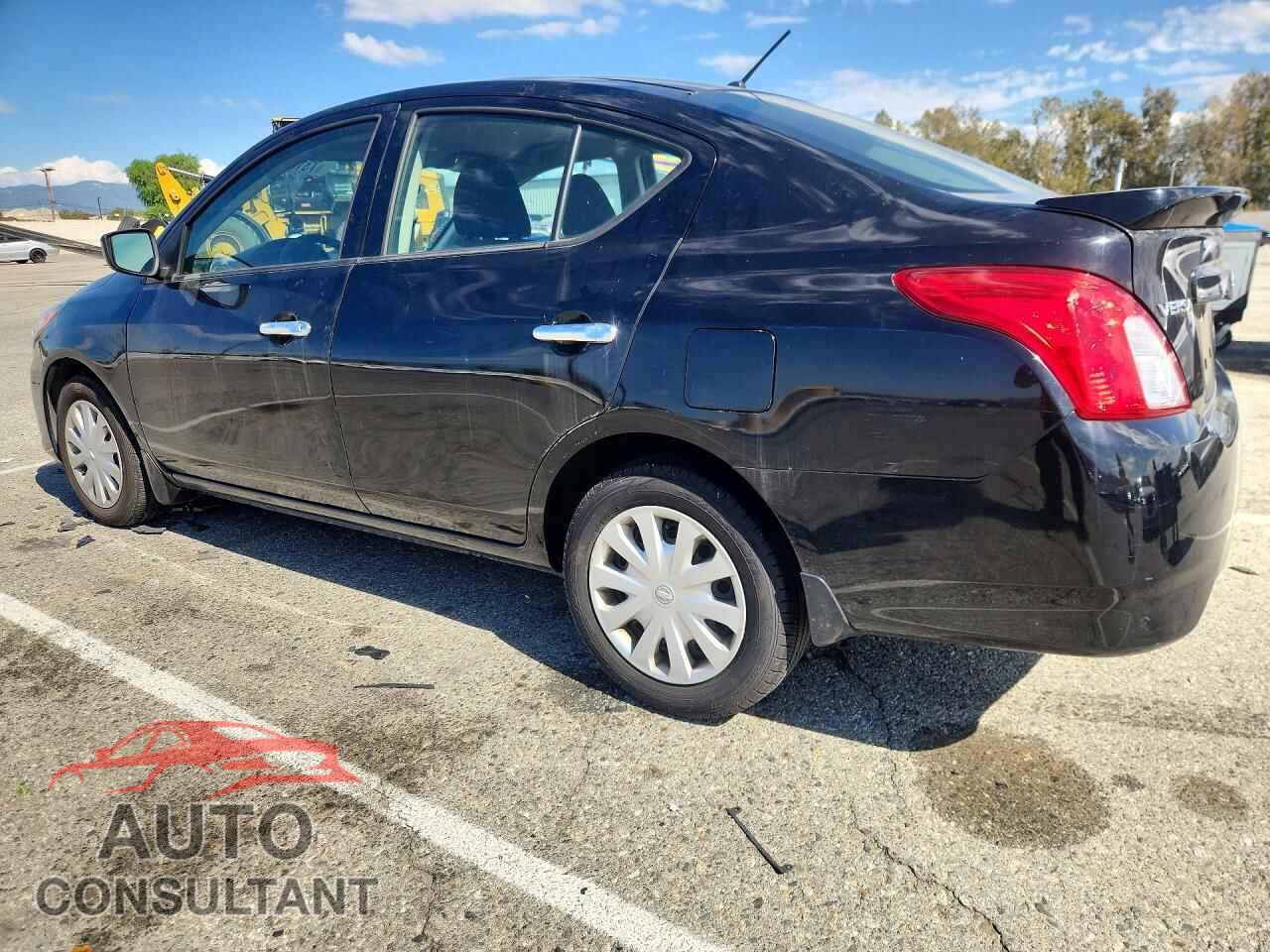 NISSAN VERSA 2017 - 3N1CN7AP3HL808847
