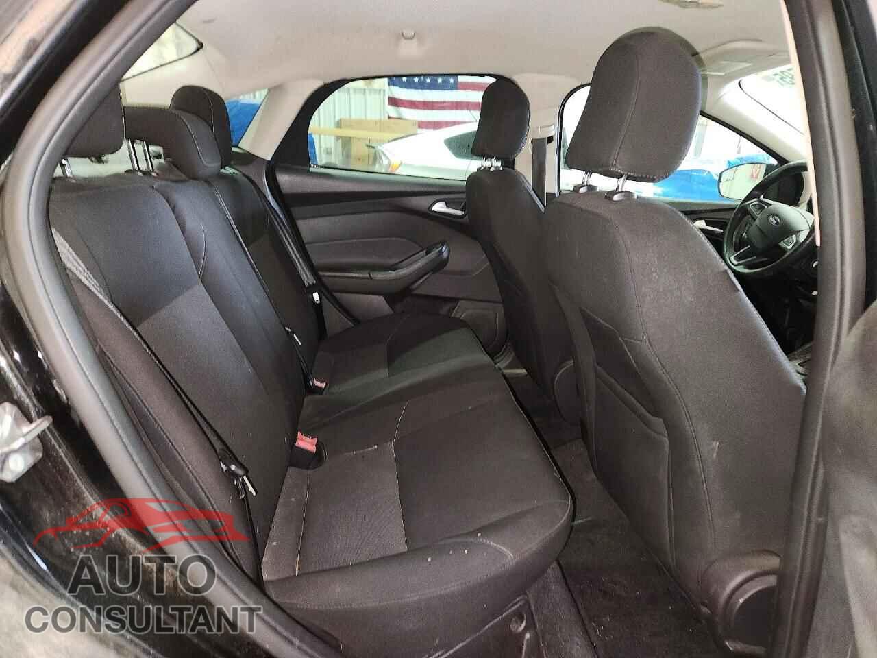 FORD FOCUS 2015 - 1FADP3F22FL280850