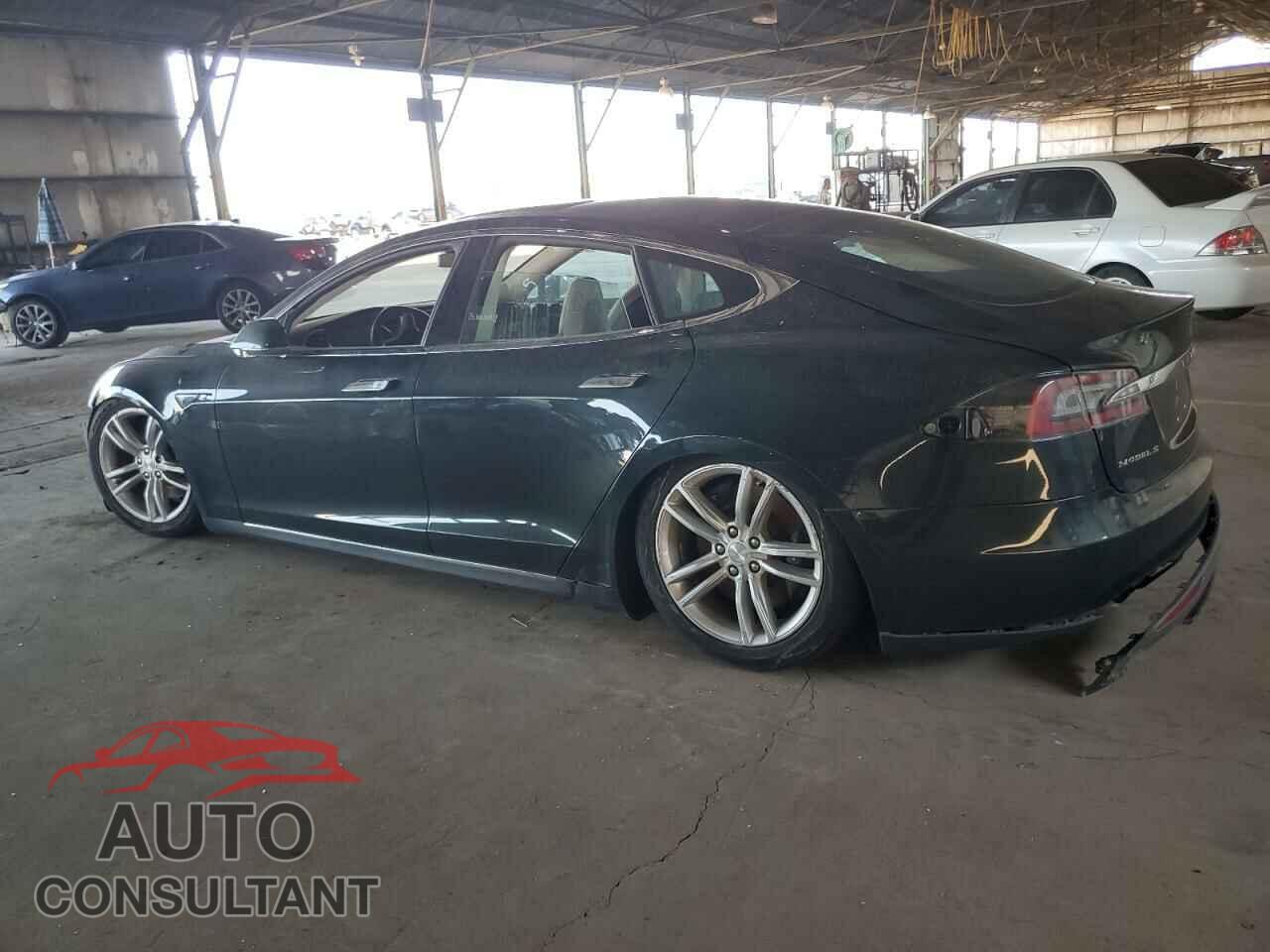 TESLA MODEL S 2013 - 5YJSA1CN8DFP11438
