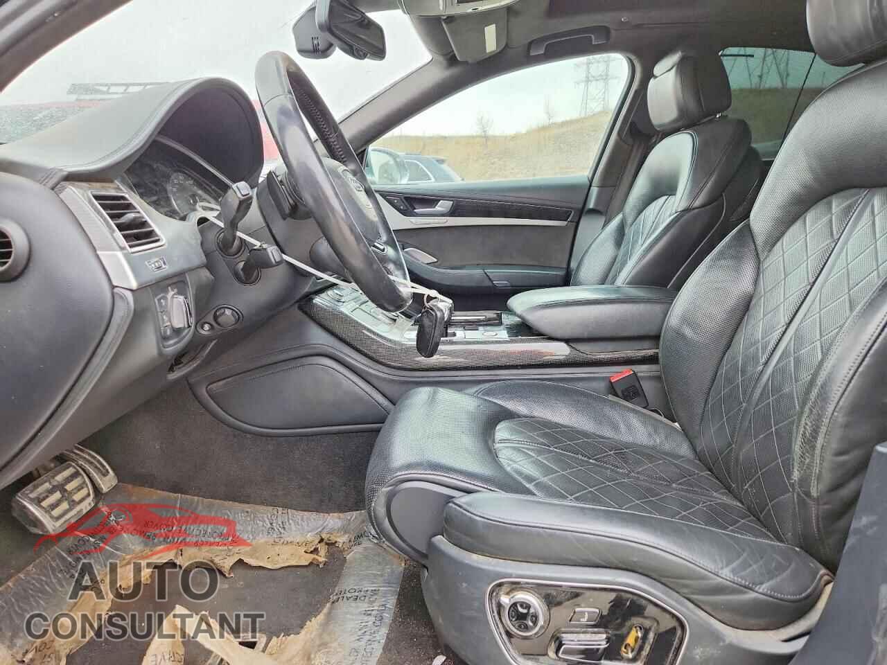 AUDI S8 2013 - WAUD2AFD2DN031056