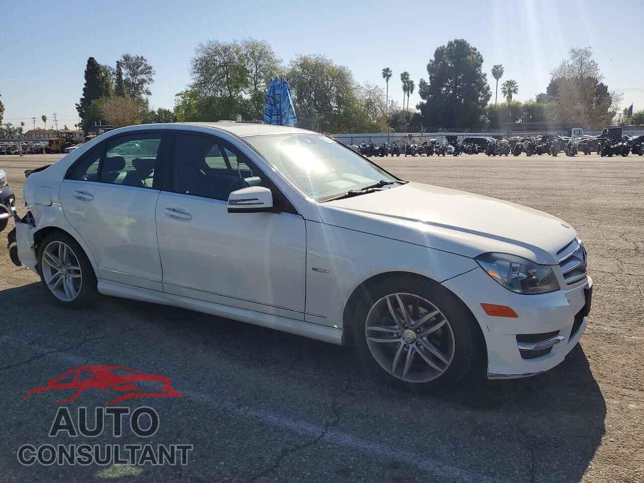MERCEDES-BENZ C-CLASS 2012 - WDDGF4HB8CA623414