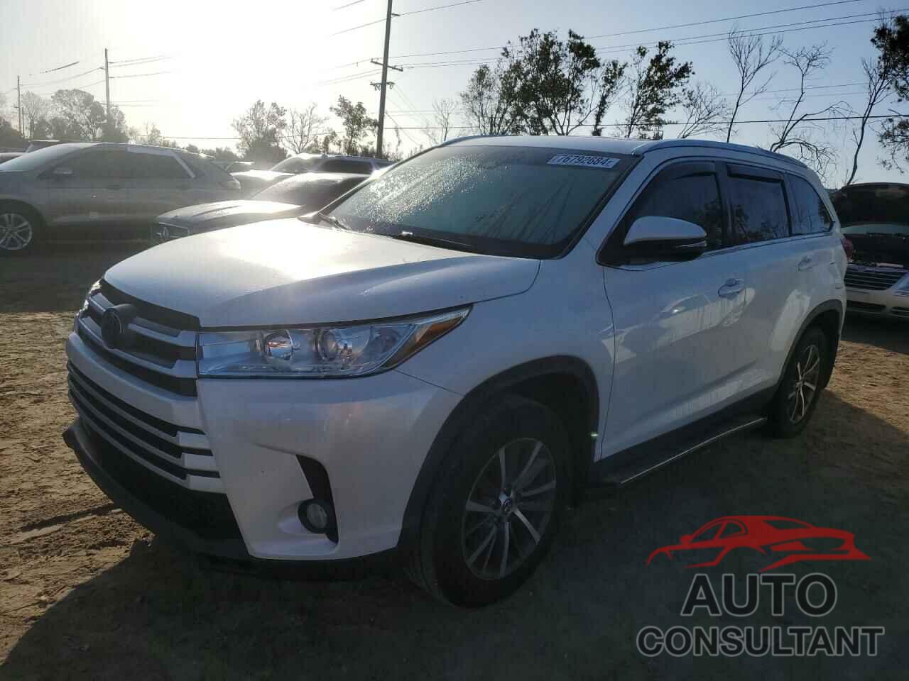 TOYOTA HIGHLANDER 2019 - 5TDKZRFH3KS558800