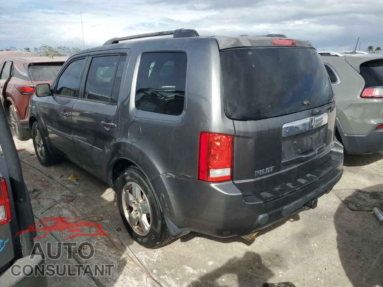 HONDA PILOT 2011 - 5FNYF4H45BB051577