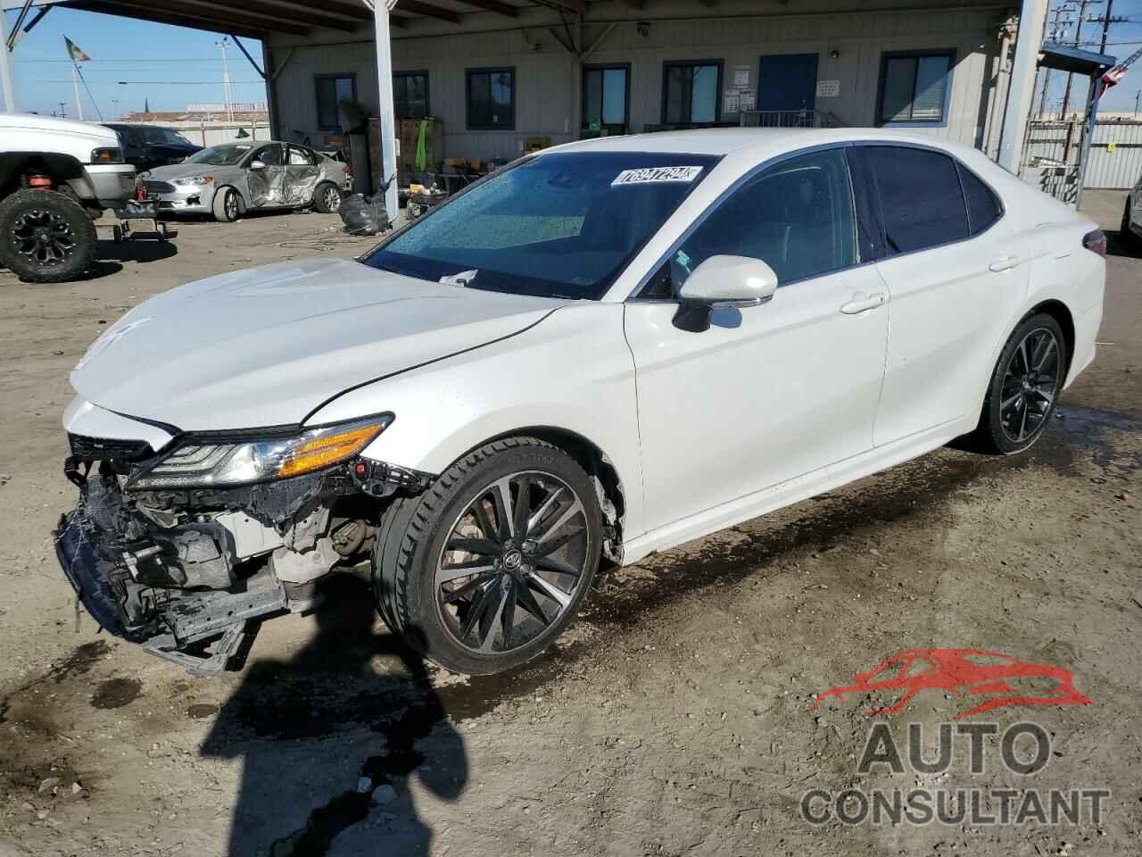 TOYOTA CAMRY 2018 - 4T1B61HK3JU063831