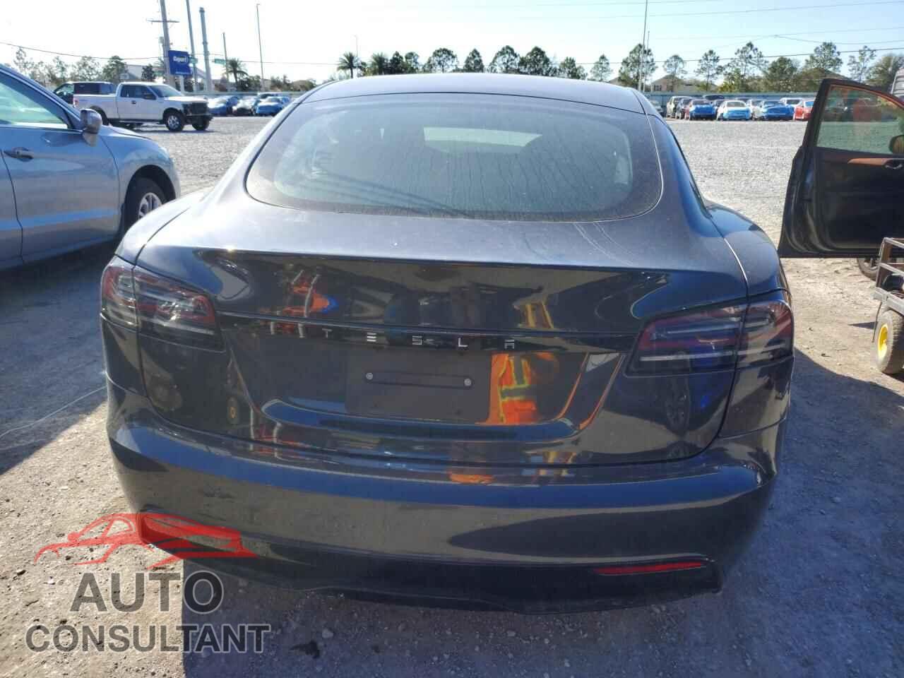 TESLA MODEL S 2025 - 5YJSA1E5XSF551377