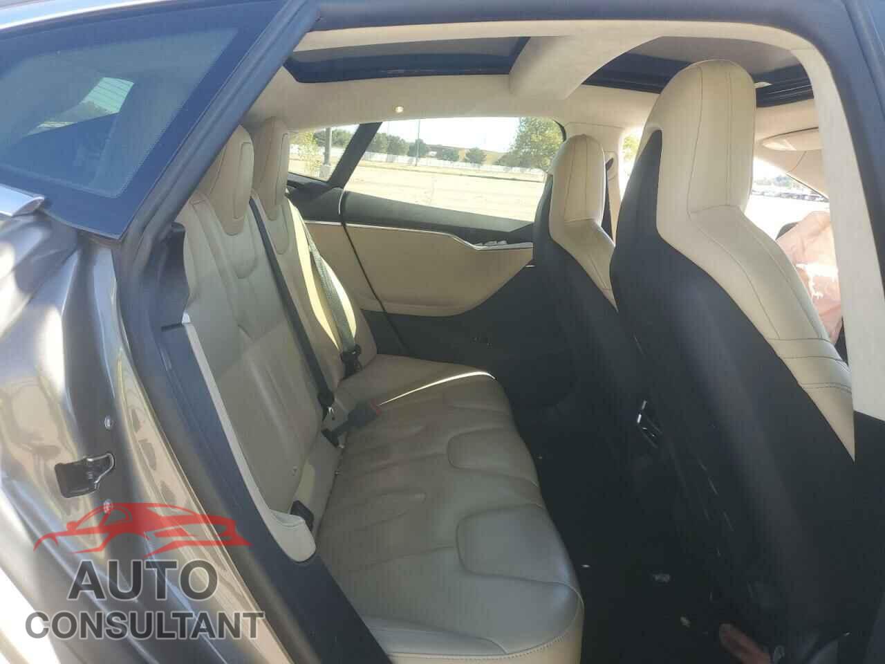 TESLA MODEL S 2015 - 5YJSA1E28FF106499