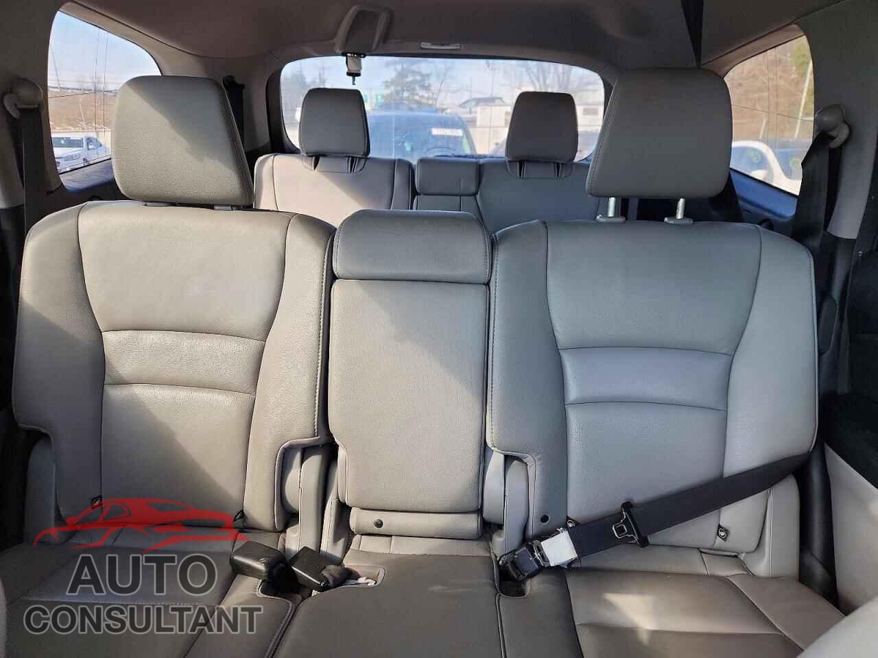 HONDA PILOT 2017 - 5FNYF6H92HB029083