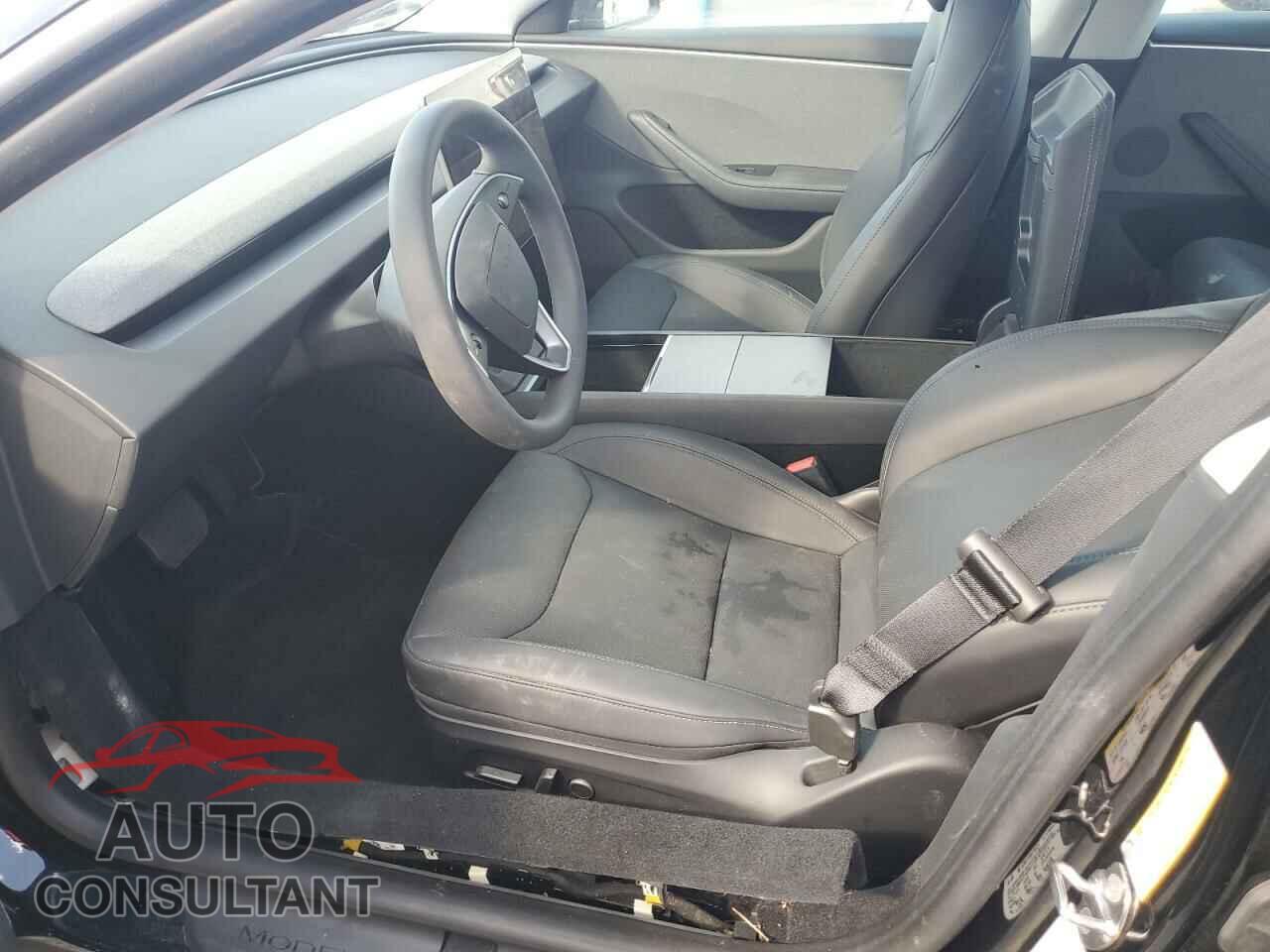 TESLA MODEL 3 2024 - 5YJ3E1EA5RF735724