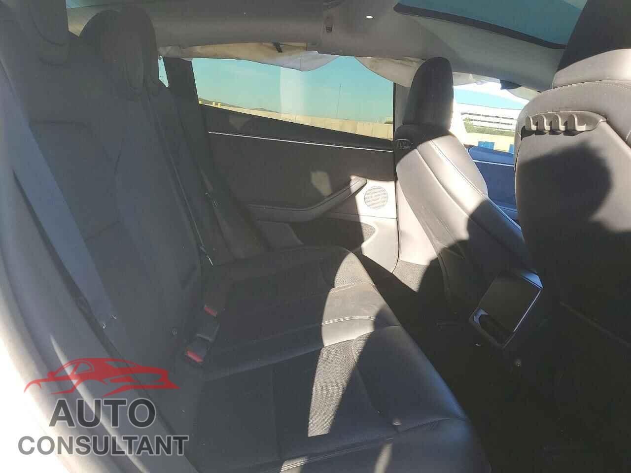 TESLA MODEL 3 2024 - 5YJ3E1EB1RF732943