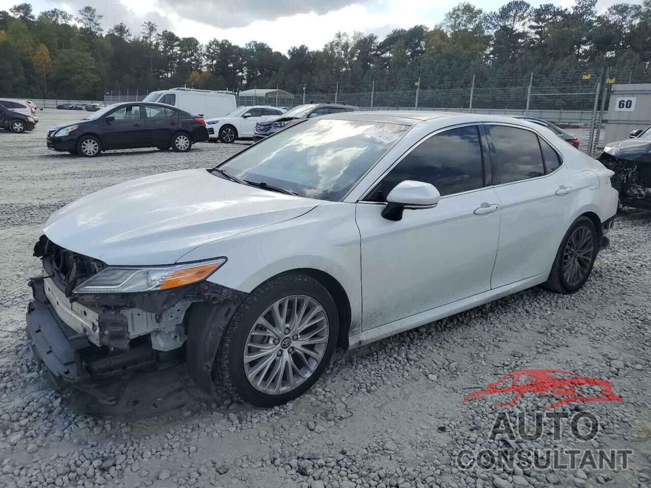 TOYOTA CAMRY 2018 - 4T1B11HK1JU110269