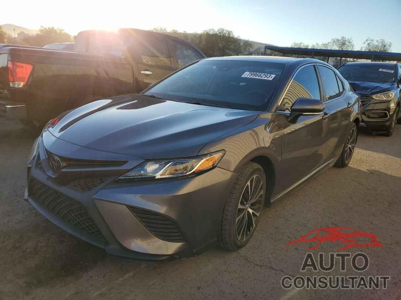 TOYOTA CAMRY 2018 - 4T1B11HK5JU110002